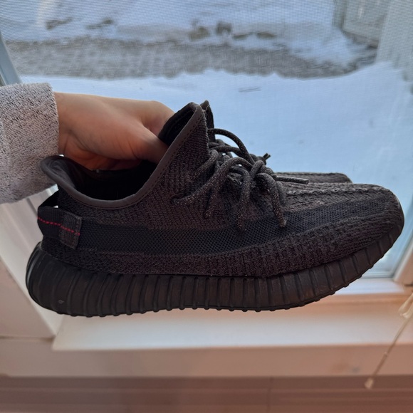 Adidas Yeezy Boost 350 V2 Men's Black Non-Reflective Sneakers